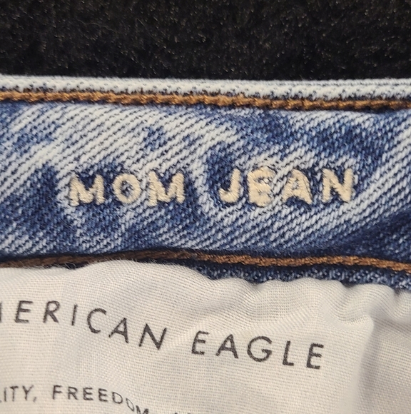 American Eagle Stretch Distressed Mom Jeans - Picture 2 of 5